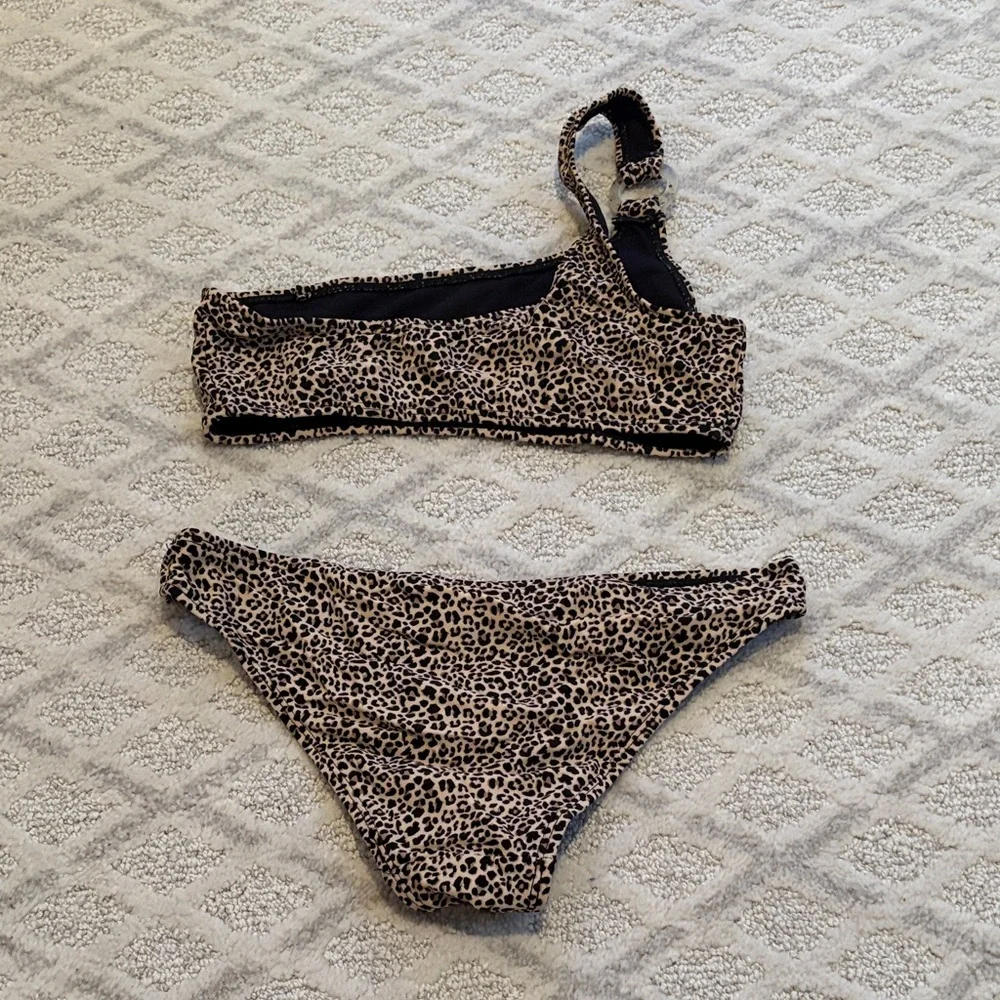 Cheetah Print One-Shoulder Bikini Set - Picture 2 of 5